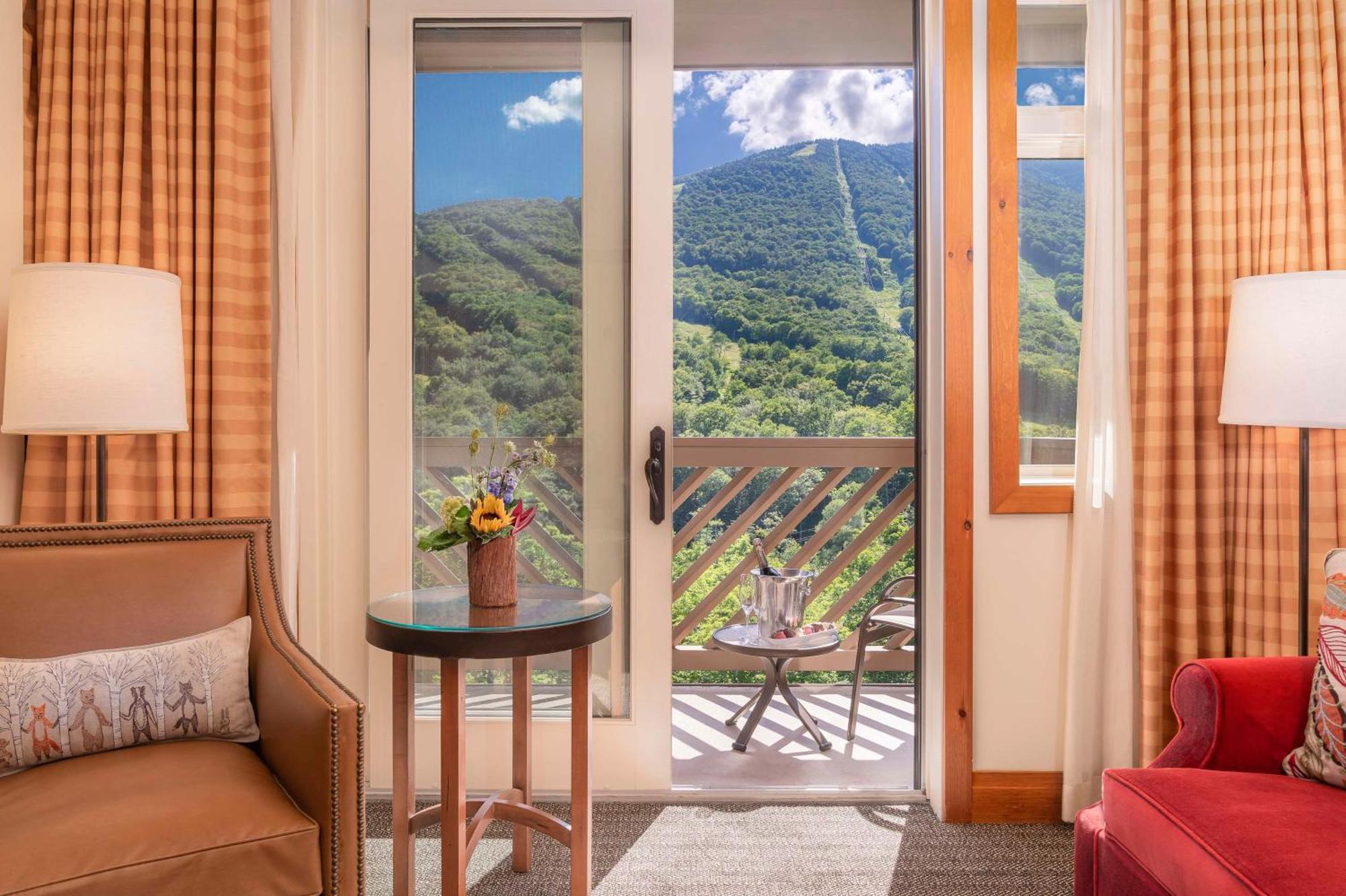 The Lodge At Spruce Peak, A Destination By Hyatt Residence Stowe Exterior photo